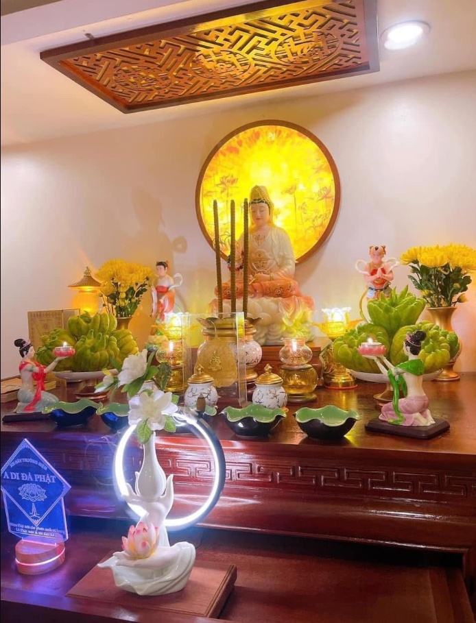 Tượng Quan Âm và Tiên Đồng Ngọc Nữ bằng sứ